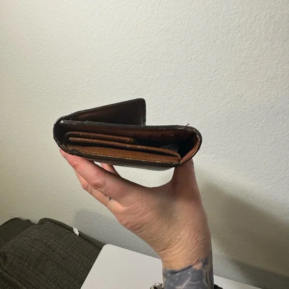 Louis Vuitton Monogram Wallet - Picture 5 of 6